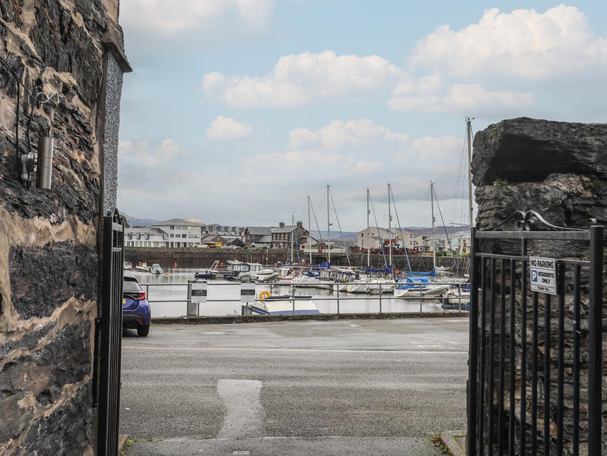 Cornhill Courtyard Appartement Porthmadog Buitenkant foto